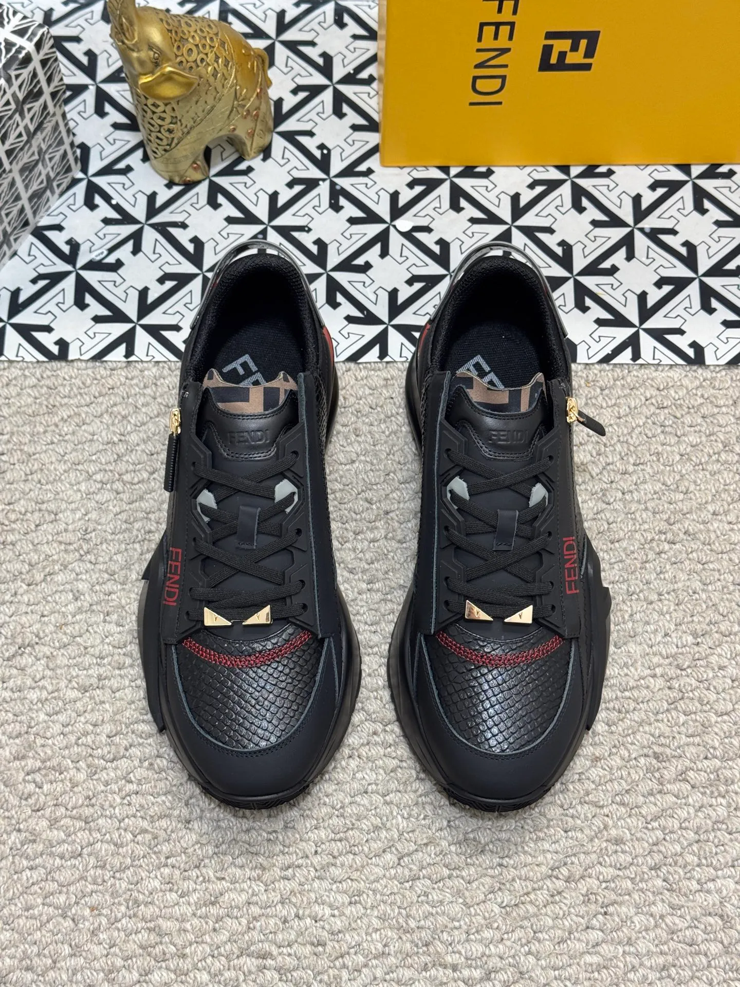 Men's men's shoes 💰520 [New style] 🦥🦥 Original quality - Fendi ◾️▫️F D🆕 Spring and summer new men's slip-on sneakers, with elastic straps, side zippers, and corrugated soles engraved with F. Embossed Fendi Flow lettering on the heel. Mixed material of high-tech fabric and black suede. FF graphic tongue. Ultra-light and wear-resistant EVA sole. Size: 38-44 (45 customized